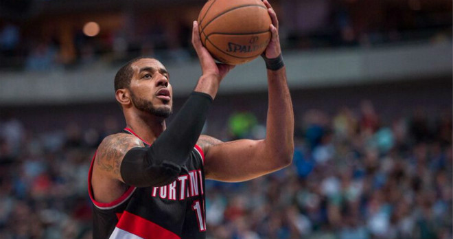 中暴露出不 中暴露出不